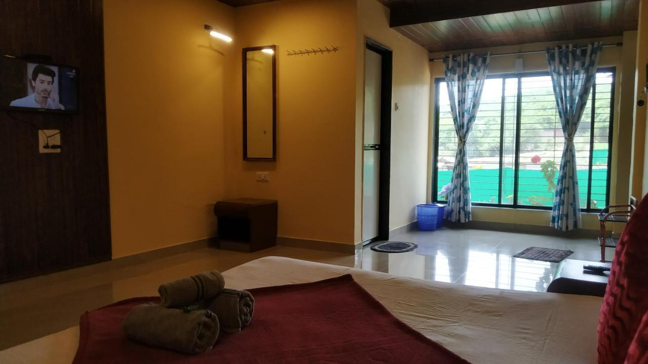 Hotel Bluebell Residency à Mahābaleshwar Extérieur photo