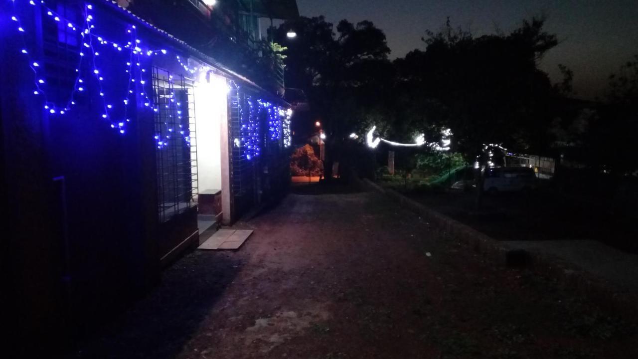 Hotel Bluebell Residency à Mahābaleshwar Extérieur photo