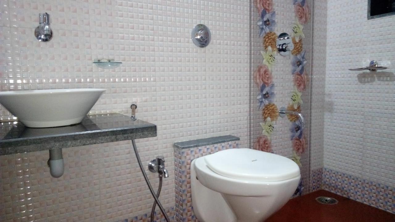 Hotel Bluebell Residency à Mahābaleshwar Extérieur photo